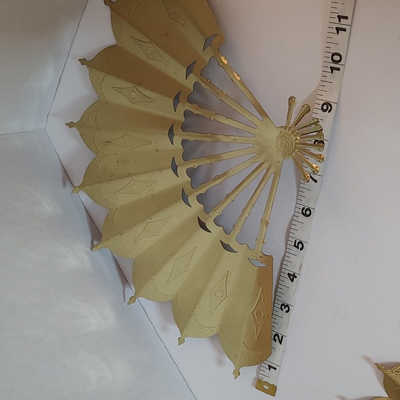 3 Decorative Brass Fans One Larger & Two Smaller Ones - Picture 5 of 6